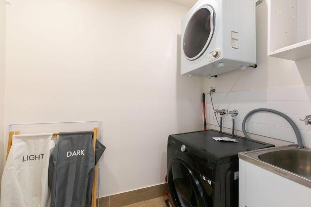 Waterview 2 Bedder, Very Quiet! Near Olympic Park Apartment